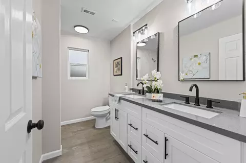 Bath - 36864 Apache Plume Dr, Palmdale, CA 93550 photo 2 of 4