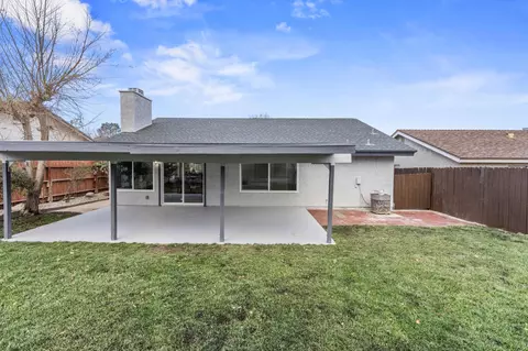 Exterior - 36864 Apache Plume Dr, Palmdale, CA 93550 photo 2 of 8
