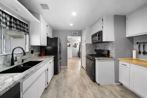 Kitchen - 9323 Ave T-12 E, Littlerock, CA 93543 photo 1 of 4