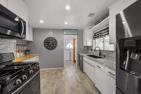 Kitchen - 9323 Ave T-12 E, Littlerock, CA 93543 photo 4 of 4
