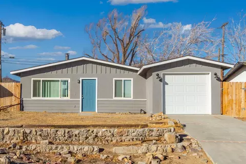 3137 Milton Dr, Mojave, CA 93501