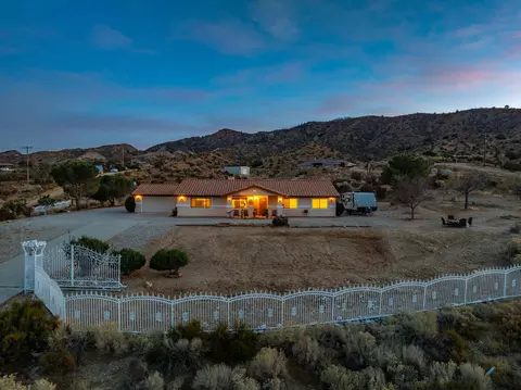 475 Maria Rd, Pinon Hills, CA 92372 photo 2