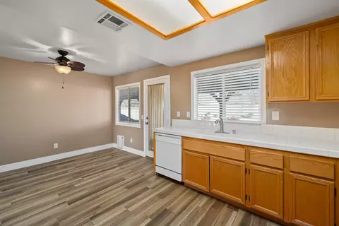 43714 5th St E, Lancaster, CA 93535 photo 11