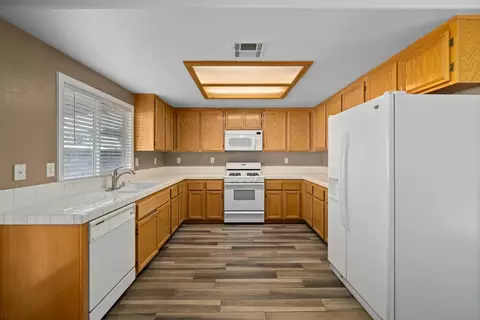 43714 5th St E, Lancaster, CA 93535 photo 10