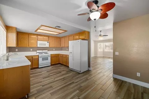 43714 5th St E, Lancaster, CA 93535 photo 9
