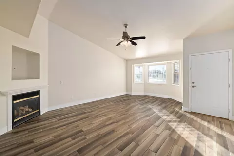 43714 5th St E, Lancaster, CA 93535 photo 4