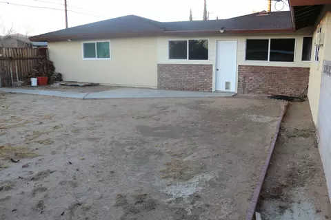 Exterior - 16649 Koch St, Mojave, CA 93501 photo 6 of 7