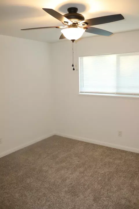 Bedroom - 16649 Koch St, Mojave, CA 93501 photo 3 of 6
