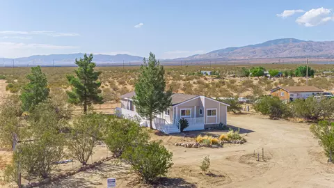 6265 105th St W, Rosamond, CA 93560