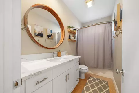 Bath - 45509 2nd St E, Lancaster, CA 93535 photo 2 of 2