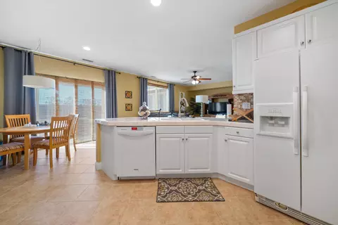 Kitchen - 45509 2nd St E, Lancaster, CA 93535 photo 4 of 4