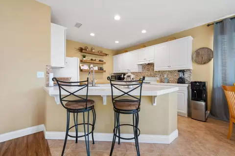 Kitchen - 45509 2nd St E, Lancaster, CA 93535 photo 1 of 4