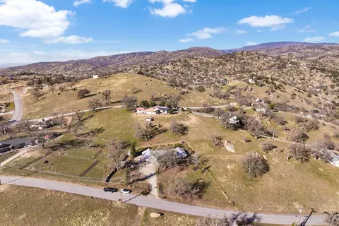 29701 Poso Ct, Tehachapi, CA 93561 photo 9