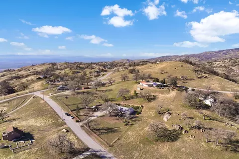 29701 Poso Ct, Tehachapi, CA 93561 photo 8