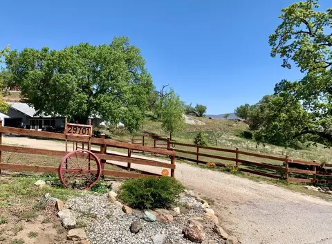 29701 Poso Ct, Tehachapi, CA 93561 photo 3