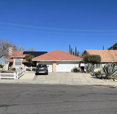 1845 Windsor Pl, Palmdale, CA 93551
