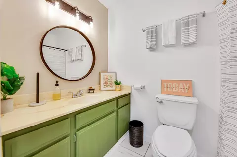 Bath - 44749 Jefferson Ct, Lancaster, CA 93535 photo 1 of 2