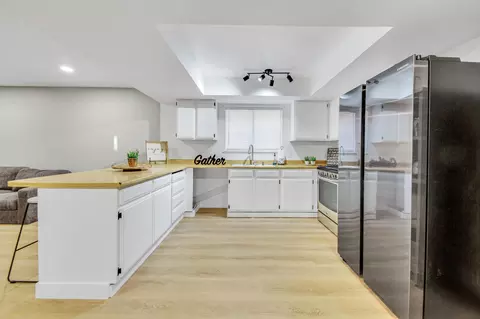 Kitchen - 44749 Jefferson Ct, Lancaster, CA 93535 photo 1 of 4