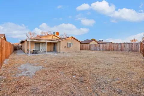 Exterior - 44749 Jefferson Ct, Lancaster, CA 93535 photo 5 of 7