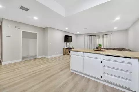 Entry Way - 44749 Jefferson Ct, Lancaster, CA 93535 photo 1 of 1