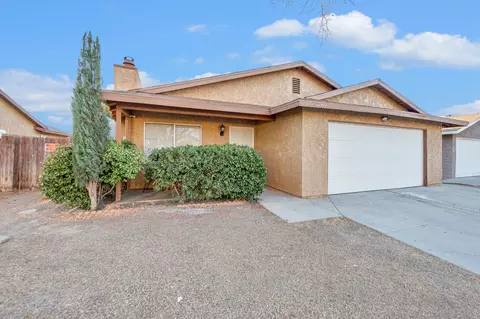 Exterior - 44749 Jefferson Ct, Lancaster, CA 93535 photo 2 of 7