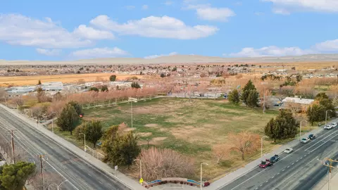 View/Area - 44749 Jefferson Ct, Lancaster, CA 93535 photo 6 of 6