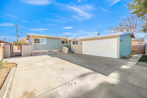 38950 Carolside Ave E, Palmdale, CA 93550