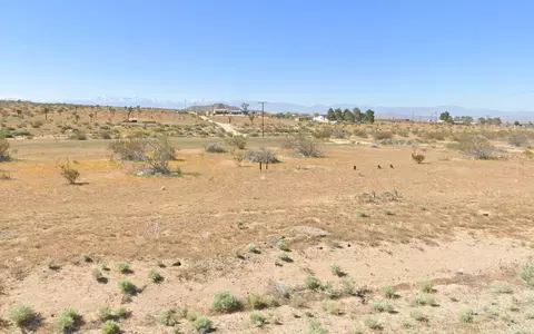 17500 Avenue G E, Lancaster, CA 93535 photo 3