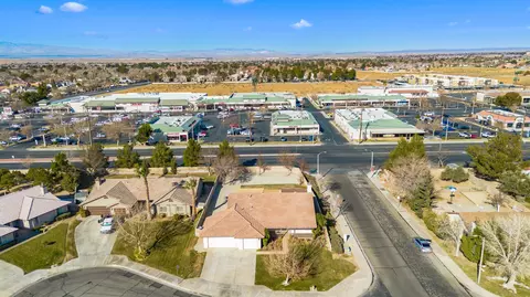 2801 Sunnyvale Rd, Lancaster, CA 93536 photo 4