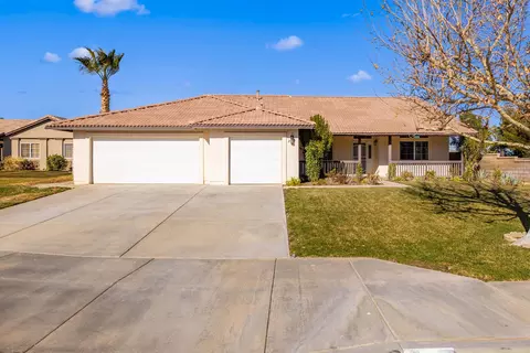 2801 Sunnyvale Rd, Lancaster, CA 93536