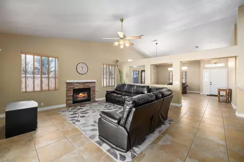 2801 Sunnyvale Rd, Lancaster, CA 93536 photo 9