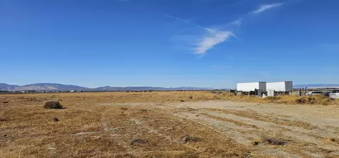 38 Th Street East Ave L12, Palmdale, CA 93550 photo 2