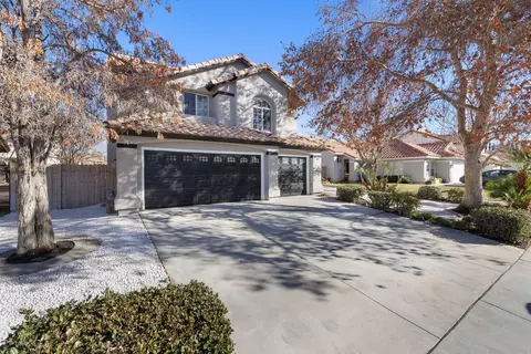 42450 Coronet Ct, Lancaster, CA 93536 photo 2