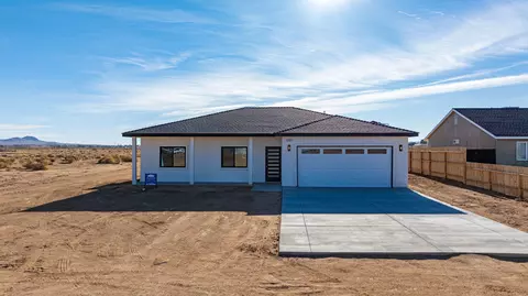 8218 Olivo Dr, California City, CA 93505