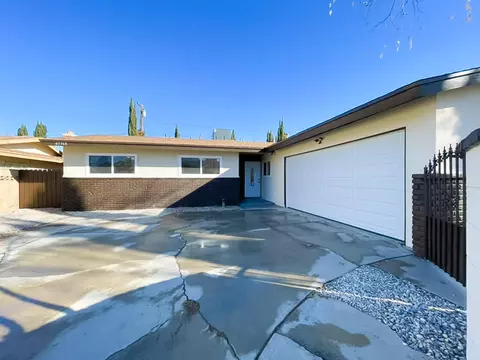Exterior - 45348 17th St W, Lancaster, CA 93534 photo 2 of 18