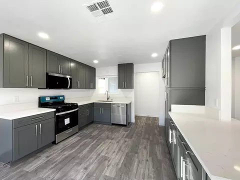 Kitchen - 45348 17th St W, Lancaster, CA 93534 photo 1 of 5
