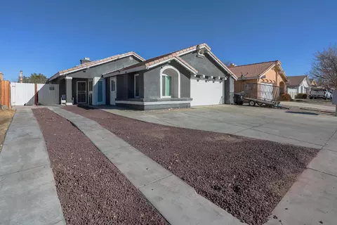 1623 Kettering St E, Lancaster, CA 93535