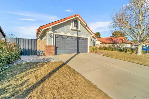 1037 Ave K6 E, Lancaster, CA 93535 photo 2