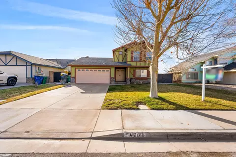 45117 Biscay Ave, Lancaster, CA 93535 photo 4