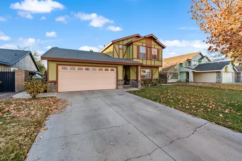 45117 Biscay Ave, Lancaster, CA 93535 photo 2