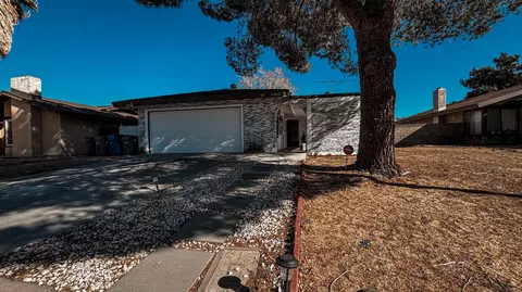Exterior - 44830 Denmore Ave E, Lancaster, CA 93535 photo 3 of 9