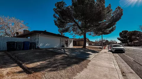 Exterior - 44830 Denmore Ave E, Lancaster, CA 93535 photo 4 of 9