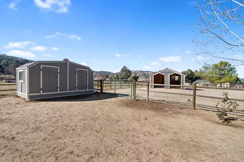 29621 Butterfield Way, Tehachapi, CA 93561 photo 22