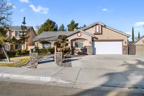 44027 22nd St W, Lancaster, CA 93536