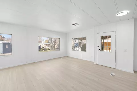 43850 20th St E #157, Lancaster, CA 93535 photo 9