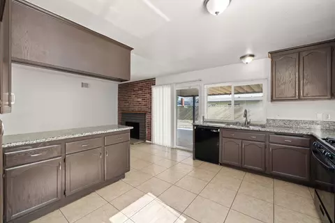 44140 4th St E, Lancaster, CA 93535 photo 7