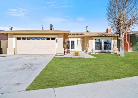 825 Pondera St E, Lancaster, CA 93535