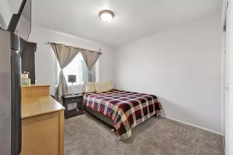 Bedroom - 45839 Foxtail St, Lancaster, CA 93534 photo 6 of 8