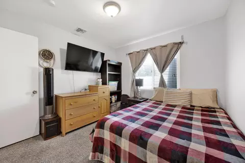Bedroom - 45839 Foxtail St, Lancaster, CA 93534 photo 4 of 8