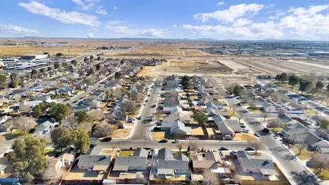 View/Area - 45839 Foxtail St, Lancaster, CA 93534 photo 6 of 7